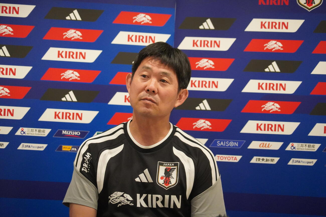 W杯北中米大会に向けたメキシコでの事前合宿総括の取材に応じる日本代表の森保一監督