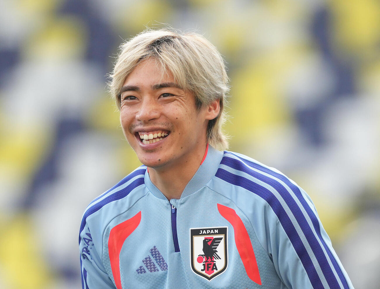 サッカー日本代表W杯北中米大会事前合宿　練習で笑顔を見せる伊東純也（撮影・足立雅史）＝2026年6月8日（現地時間）