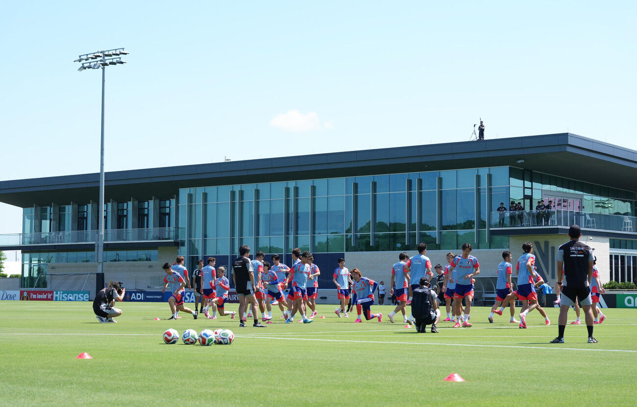 サッカー日本代表W杯北中米大会ベースキャンプ　練習に臨む日本代表（撮影・足立雅史）