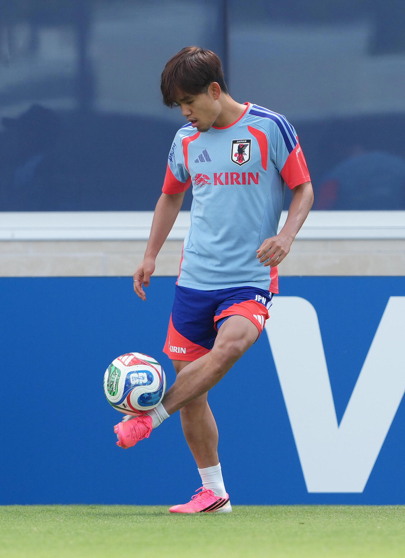 サッカー日本代表W杯北中米大会ベースキャンプ　練習に臨む久保建英（撮影・足立雅史）＝2026年6月11日（現地時間）