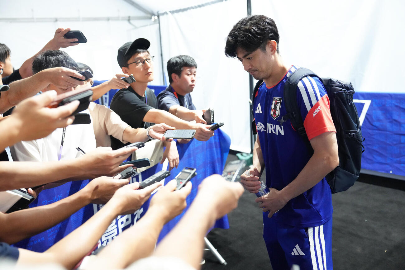 サッカー日本代表W杯北中米大会ベースキャンプ　練習後、取材に応じる谷口彰悟（撮影・足立雅史）