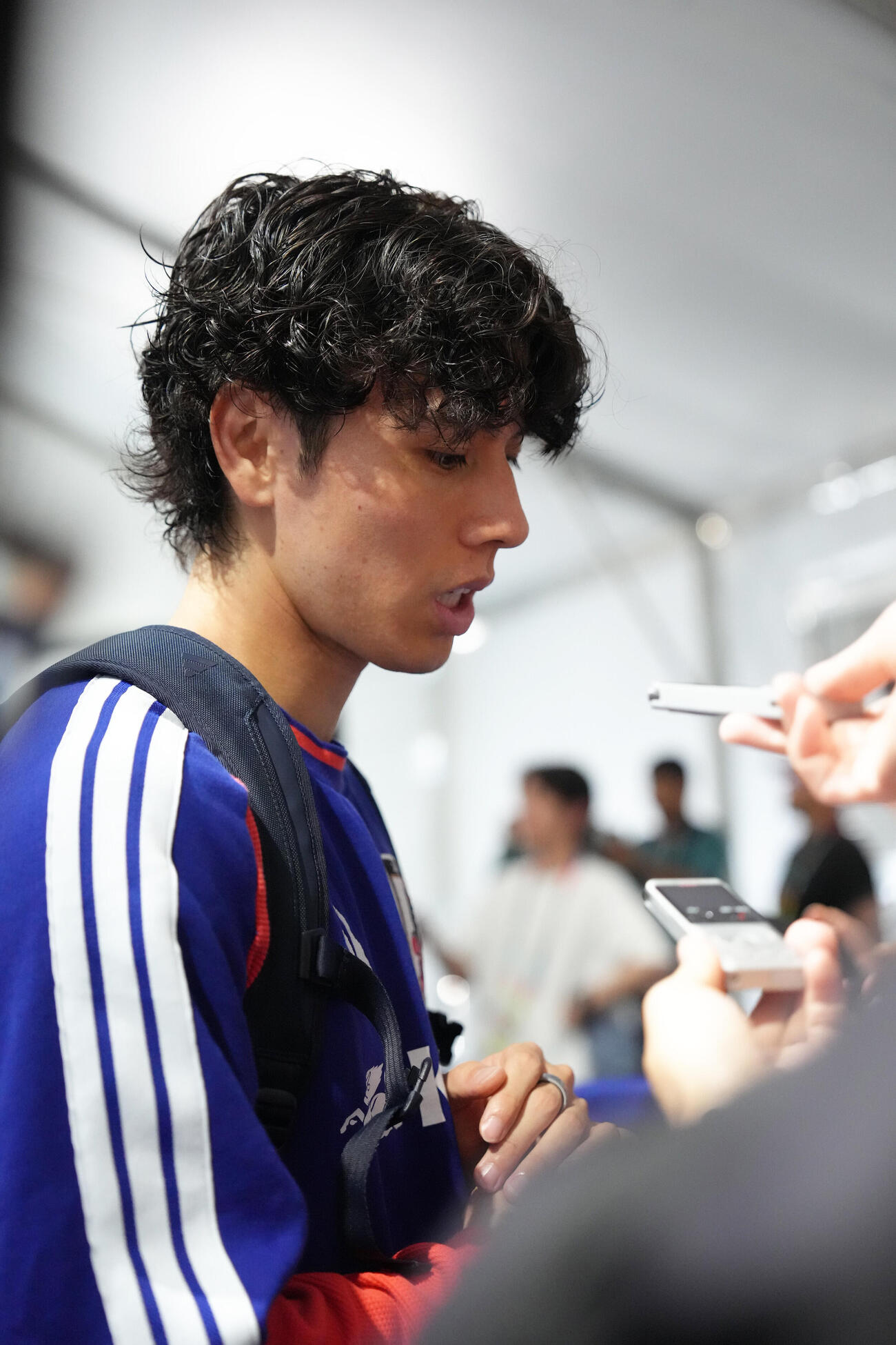 サッカー日本代表W杯北中米大会ベースキャンプ　練習後、取材に応じる田中碧（撮影・足立雅史）