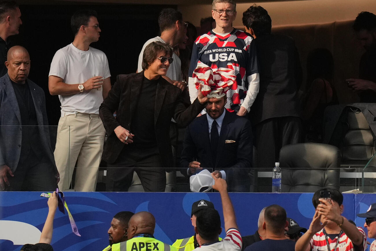 米国－パラグアイ戦に来場したトム・クルーズ（AP）