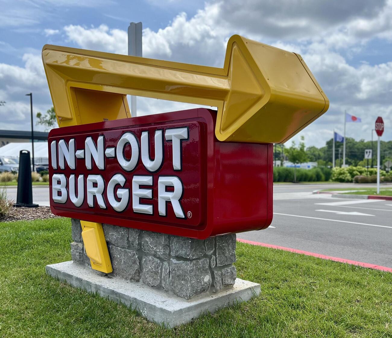 日本代表の練習拠点に隣接する人気ハンバーガーショップ「IN－N－OUT BURGER」