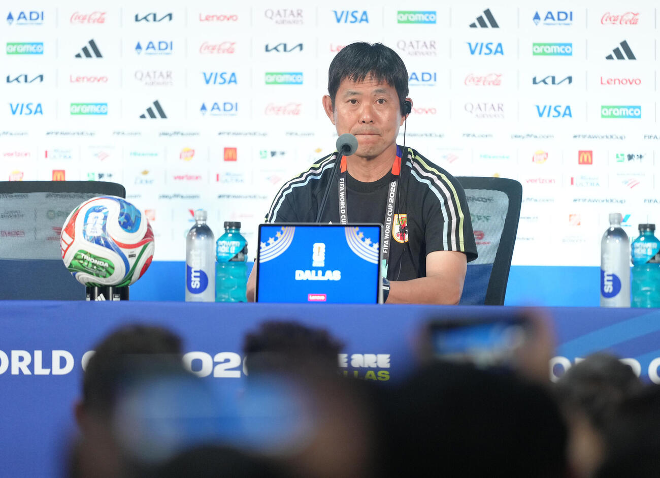 公式会見に臨む森保一監督（撮影・足立雅史）