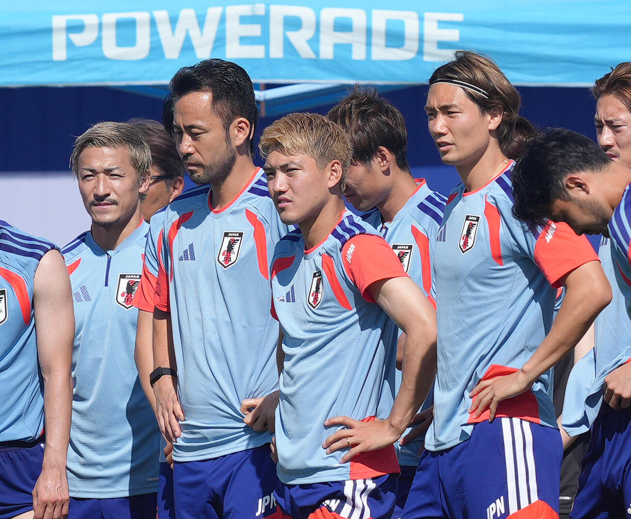 練習に臨む、左から前田大然、吉田麻也、堂安律、板倉滉ら（撮影・足立雅史）