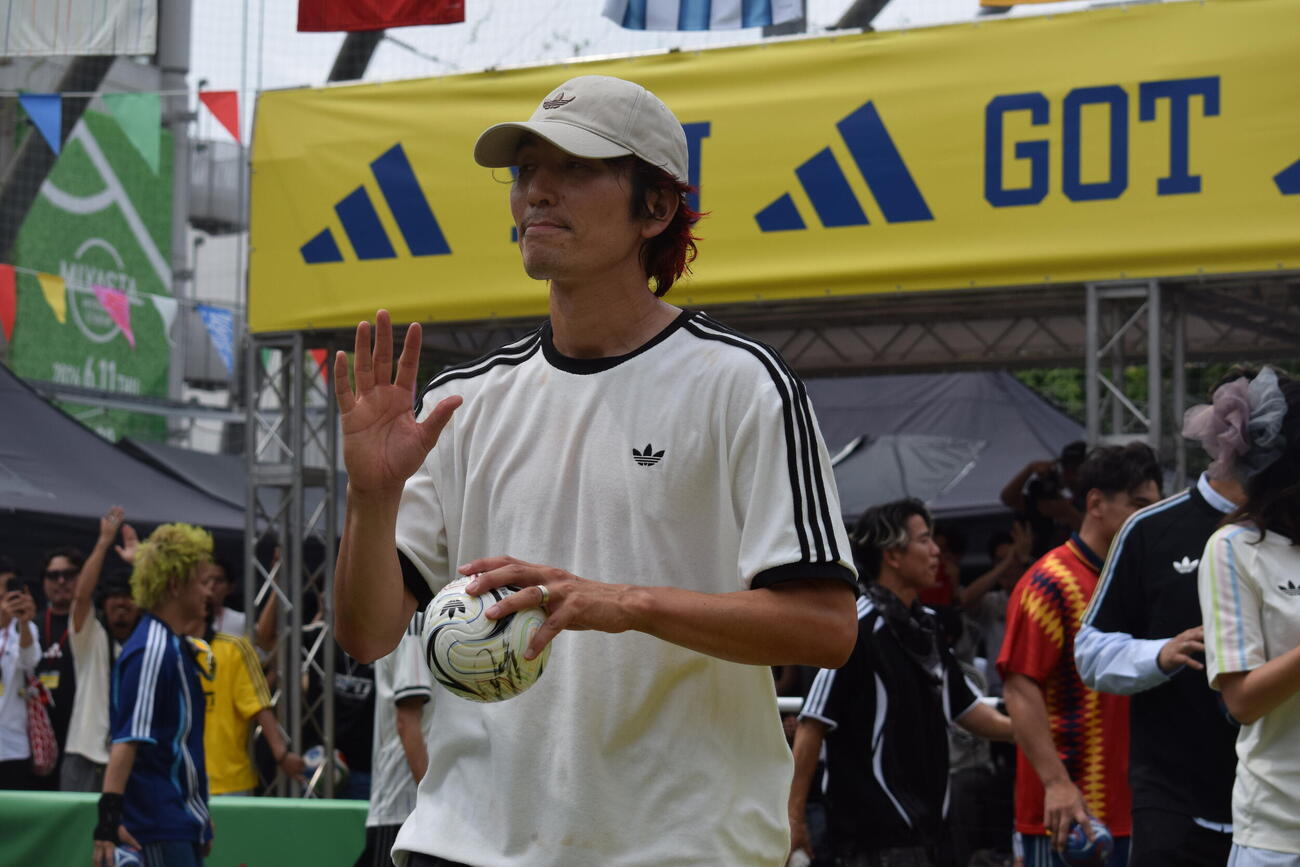イベントでファンに手を振る原口元気（撮影・山田遼太郎）