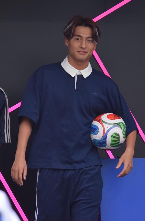 MF佐野海舟の弟、佐野航大「勝つ試合を見せてほしい」都内からW杯日本