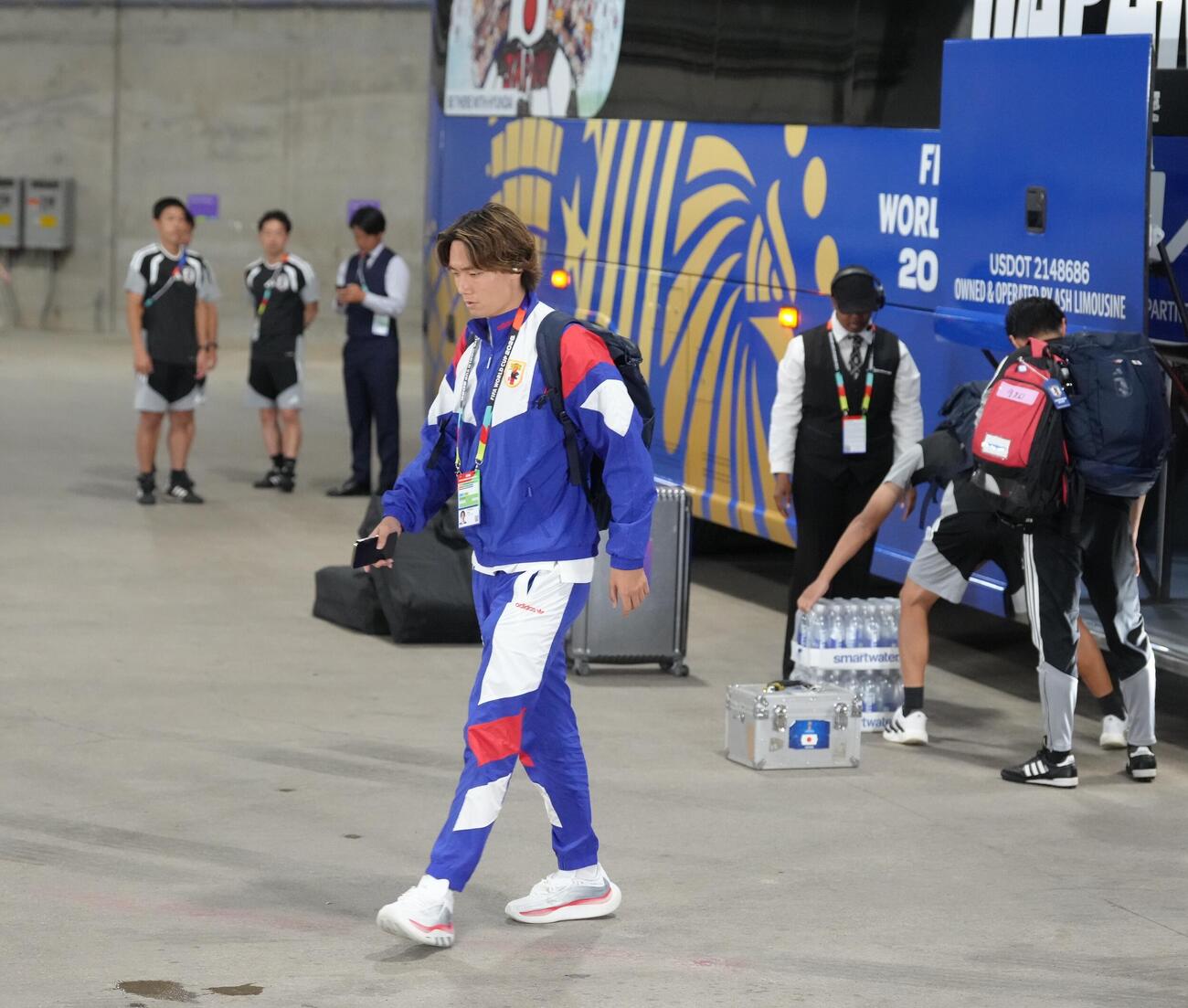 日本対オランダ　スタジアムに到着した板倉滉（撮影・足立雅史）＝2026年6月14日（現地時間）