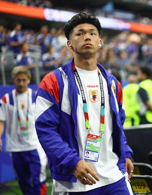 NHK生解説中の本田圭佑「サプライズですね！」代表キャップ数2のFW塩