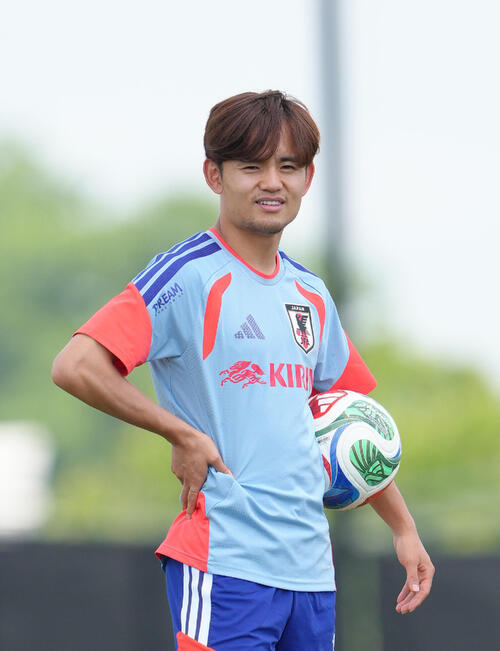 なぜ本田圭佑は久保建英を「タケ」と呼ぶ？「一緒に酒を飲むことが