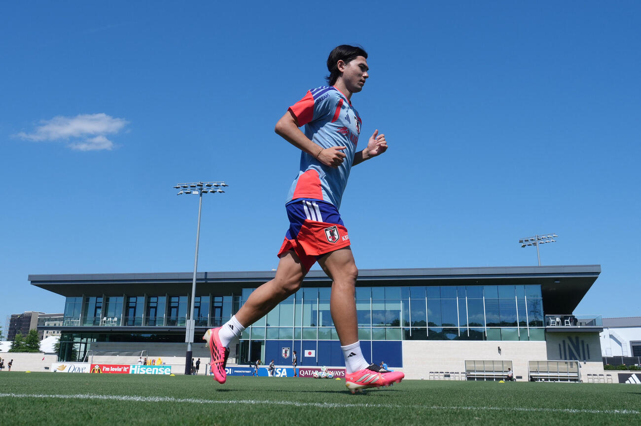 W杯北中米大会ベースキャンプ　調整する南野拓実（撮影・足立雅史）