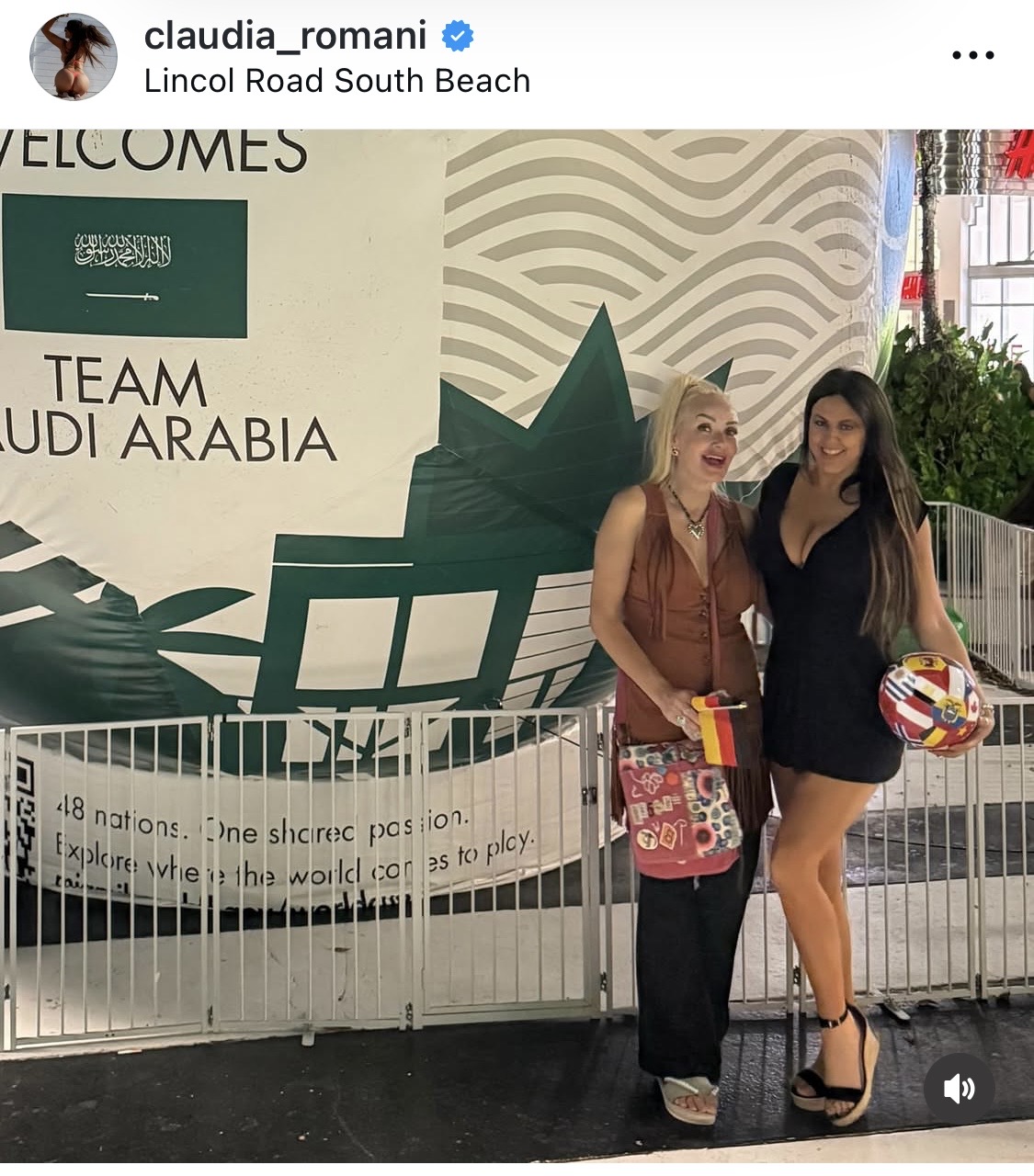 米国入りし、W杯を満喫しているとSNSで報告した「世界でもっともセクシーな審判」クラウディア・ロマーニ（ロマーニ公式インスタグラムから）