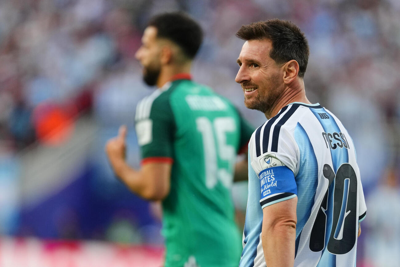 笑顔を見せるアルゼンチンのメッシ（AP）