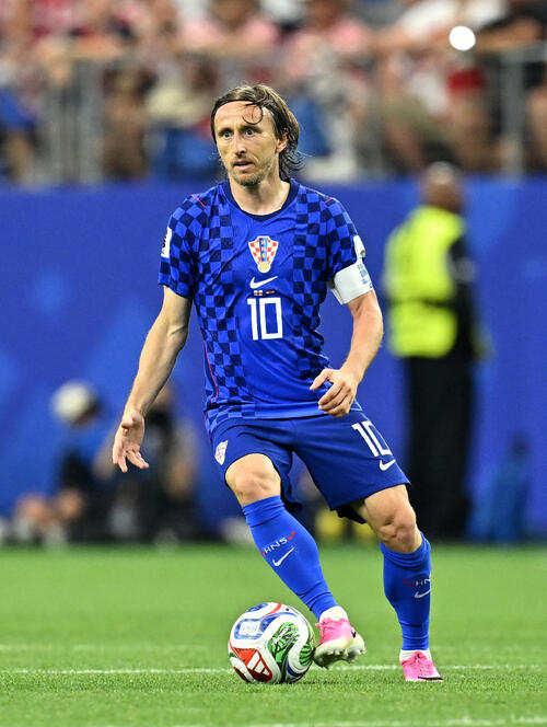モドリッチ、40歳281日で5度目のW杯出場 振った右足が相手に入りPK