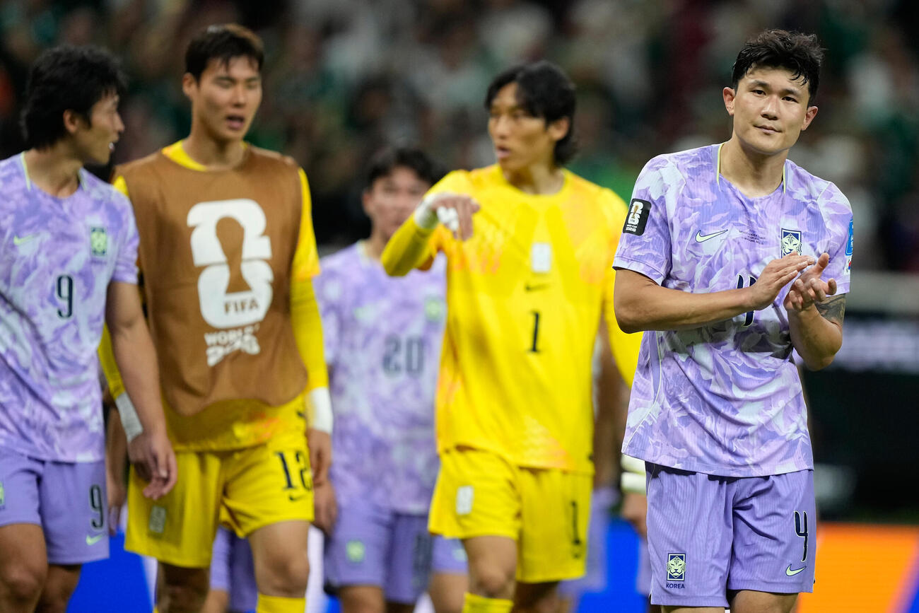 藤色ユニホームの韓国代表（AP）