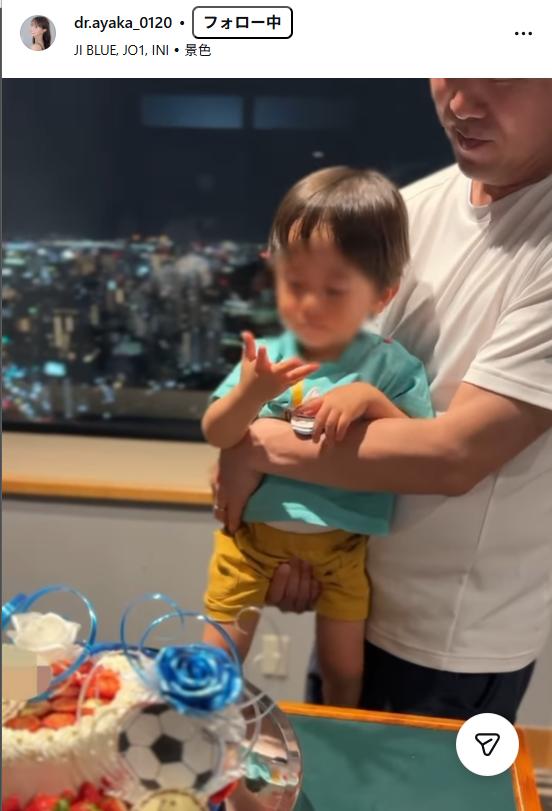 ayakaさんの公式インスタグラムから