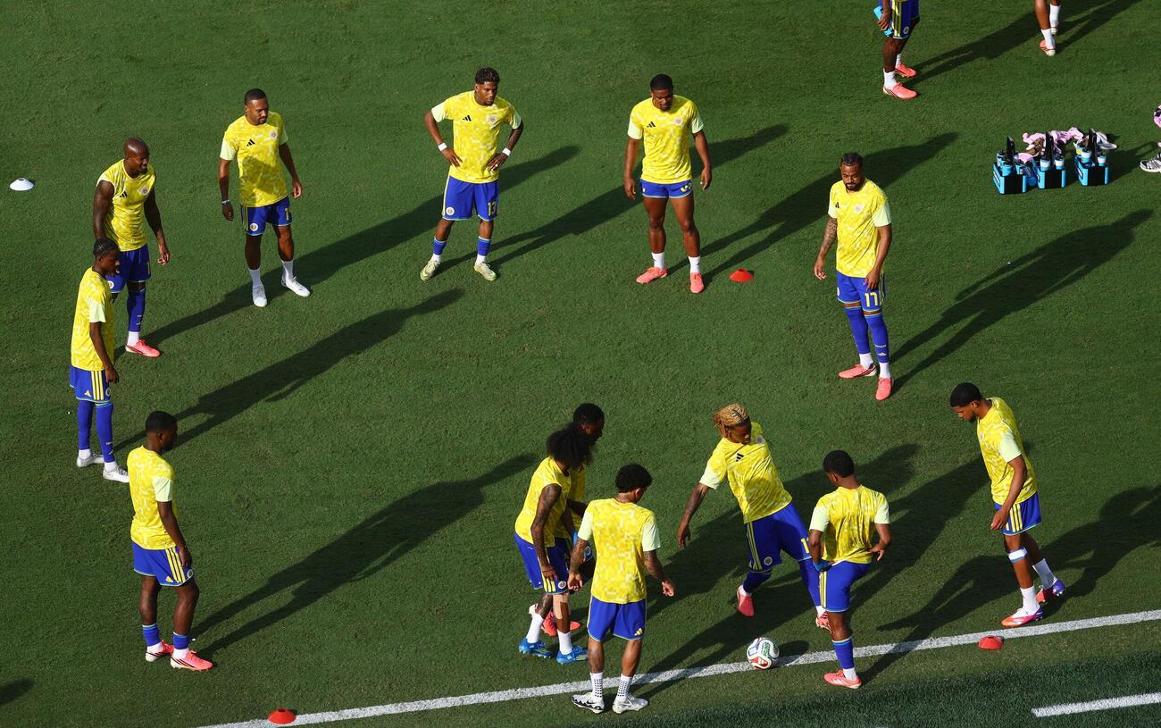 エクアドル対キュラソー　ウォーミングアップするキュラソー代表（ロイター）