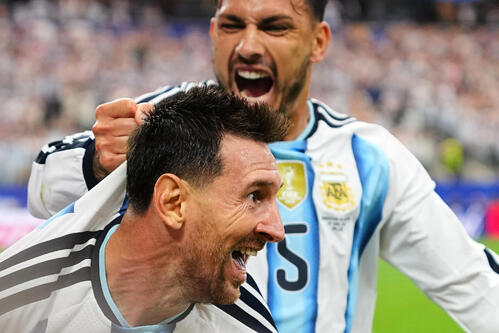 メッシがW杯単独最多18得点目 アルゼンチンは史上3チーム目の連覇へ、決勝T進出決定