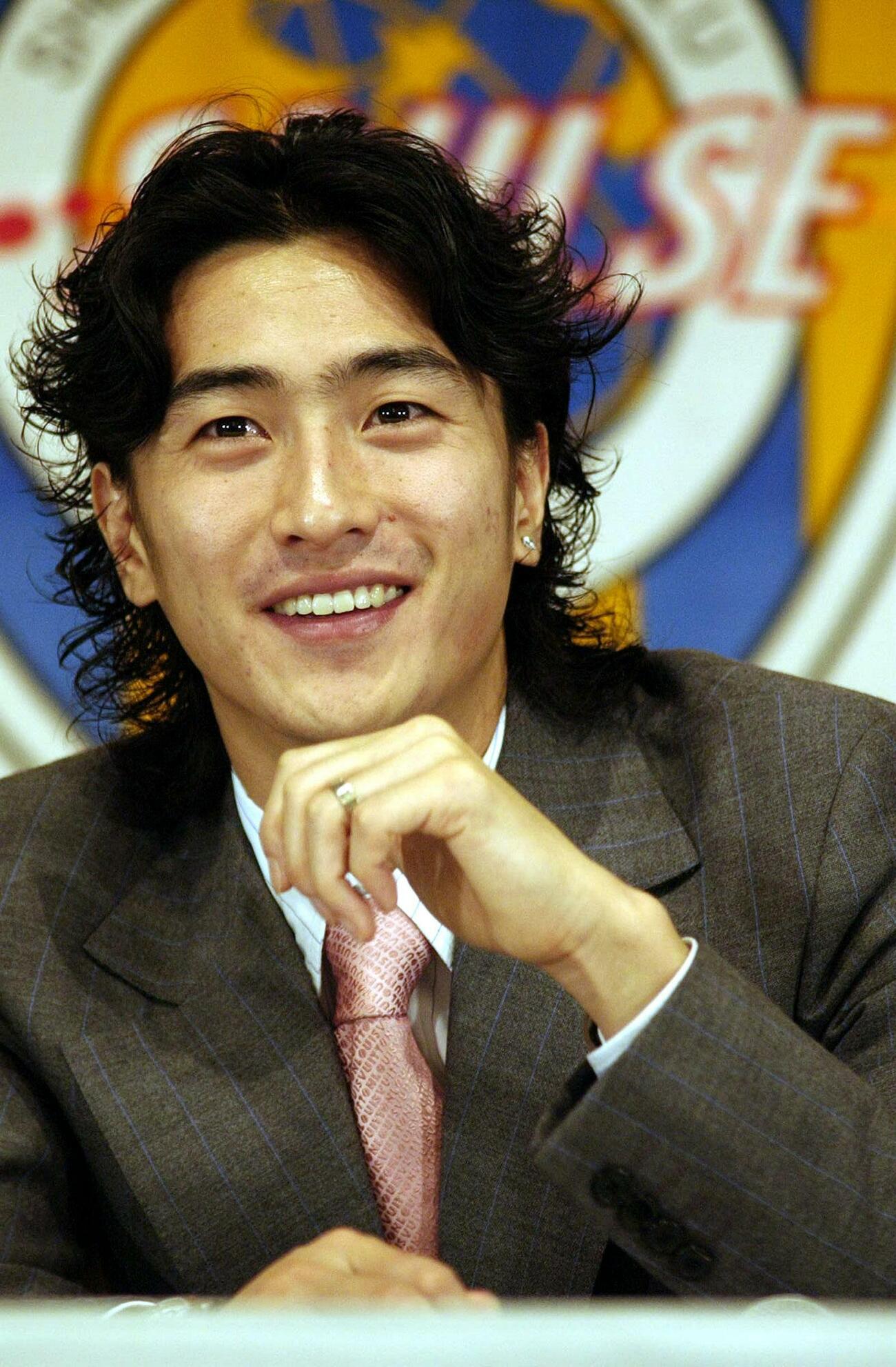 清水の入団会見時の安貞桓（2002年9月）