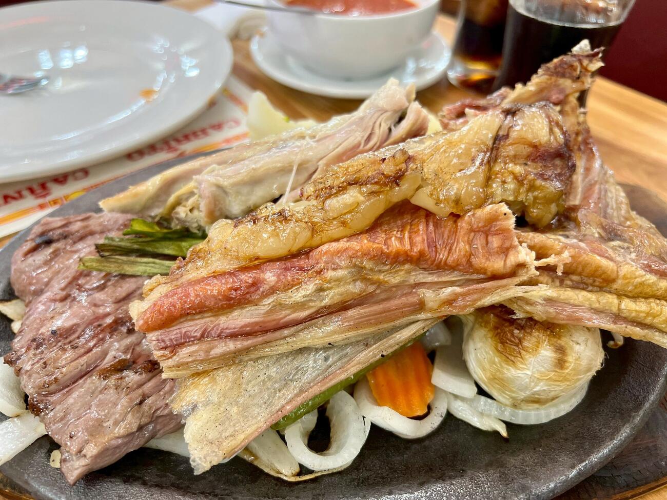メキシコ・モンテレイの郷土料理「カブリート」