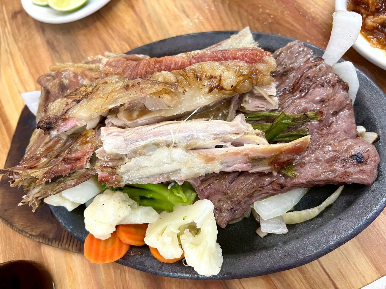 メキシコ・モンテレイの郷土料理「カブリート」