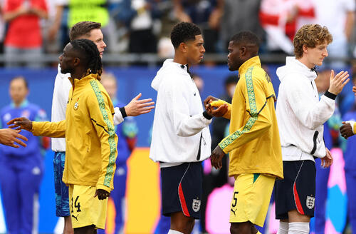 観戦のベッカム氏が大画面に映った場面が試合最大の盛り上がりと英紙