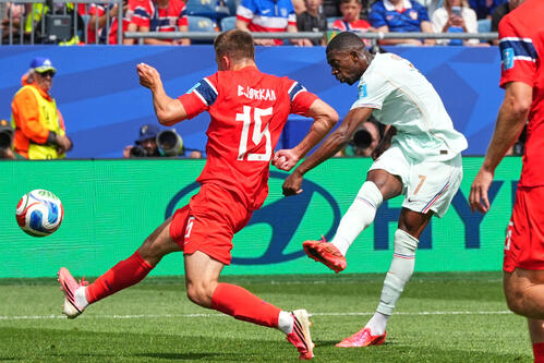 フランス、デンベレが前半でハット！ノルウェー2位 セネガル5点圧勝