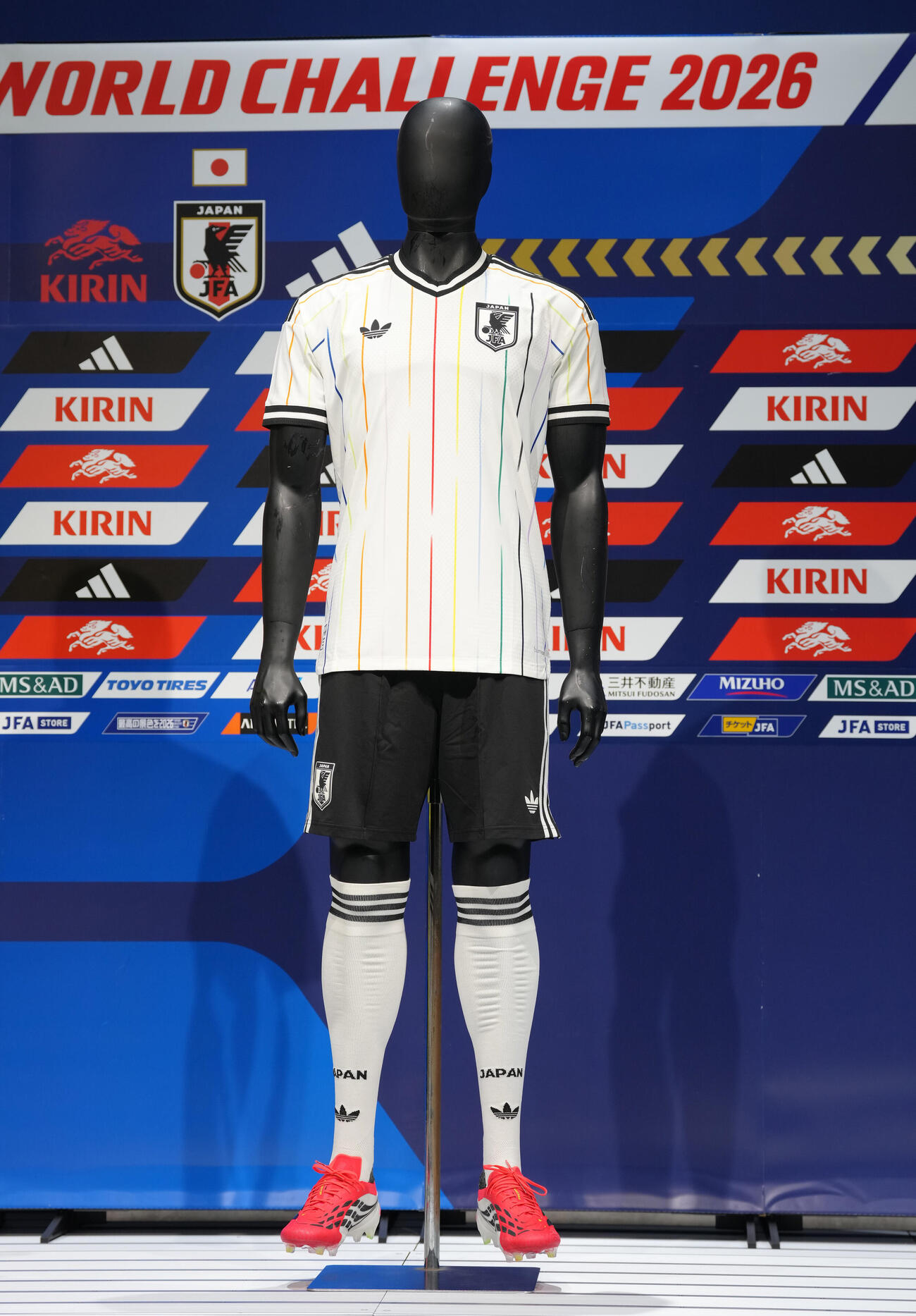 日本代表の新アウェーユニホーム（2026年撮影）