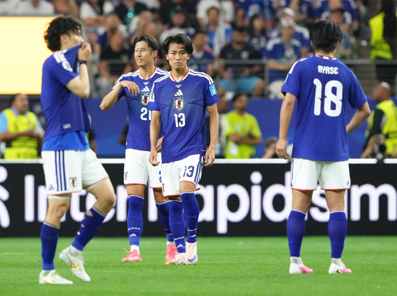 6月25日のスウェーデン戦で長いソックスの中村敬斗