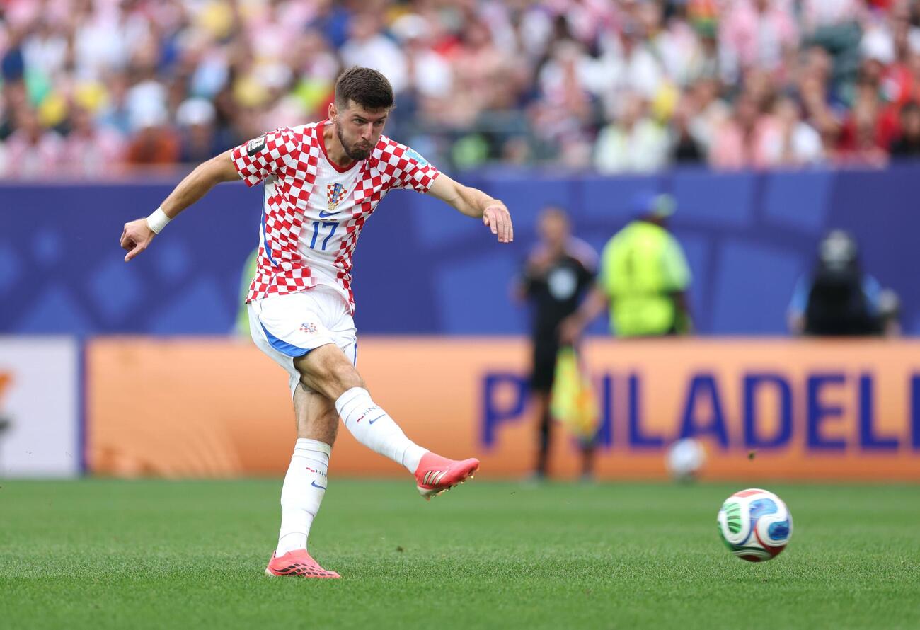 クロアチア－ガーナ　前半、クロアチアのP・スチッチが先制ゴールを決める（FIFA提供・ゲッティ＝共同）