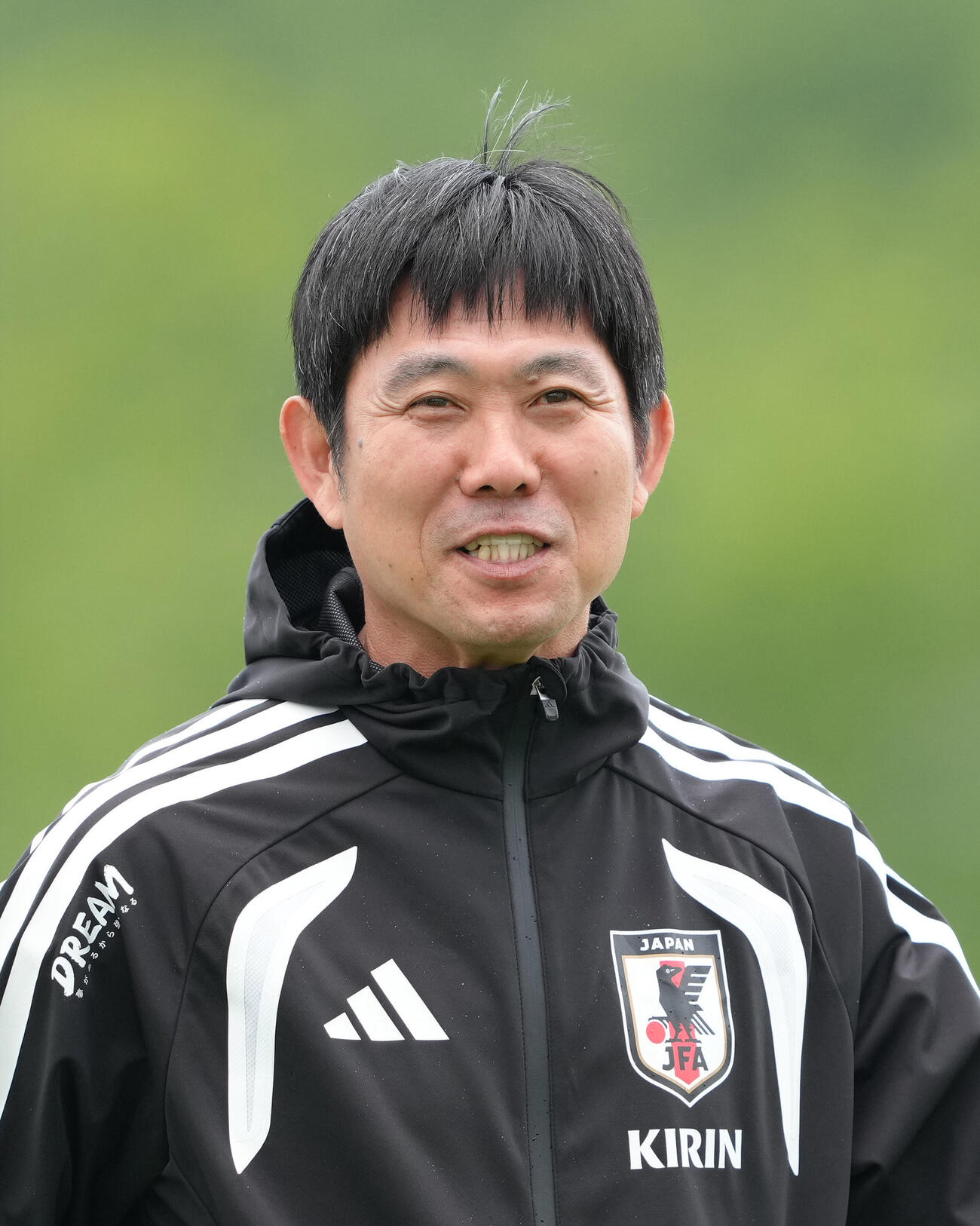 練習を前に笑顔を見せる森保一監督（撮影・足立雅史）