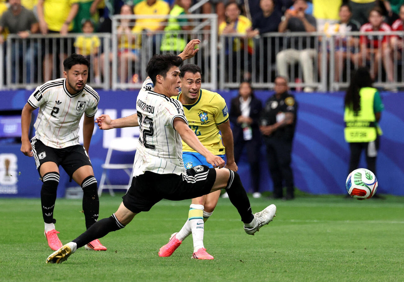 後半終了間際、決勝ゴールを決めるブラジルのマルチネリ（現地2026年6月29日撮影、ロイター）