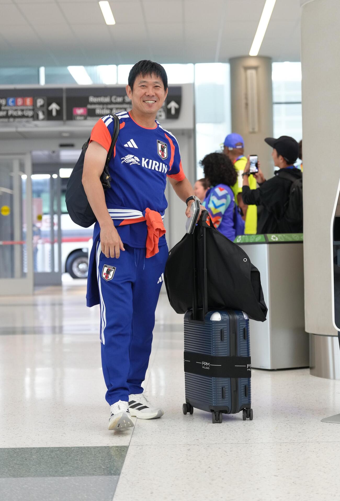 ヒューストンを出発する森保一監督（撮影・足立雅史）