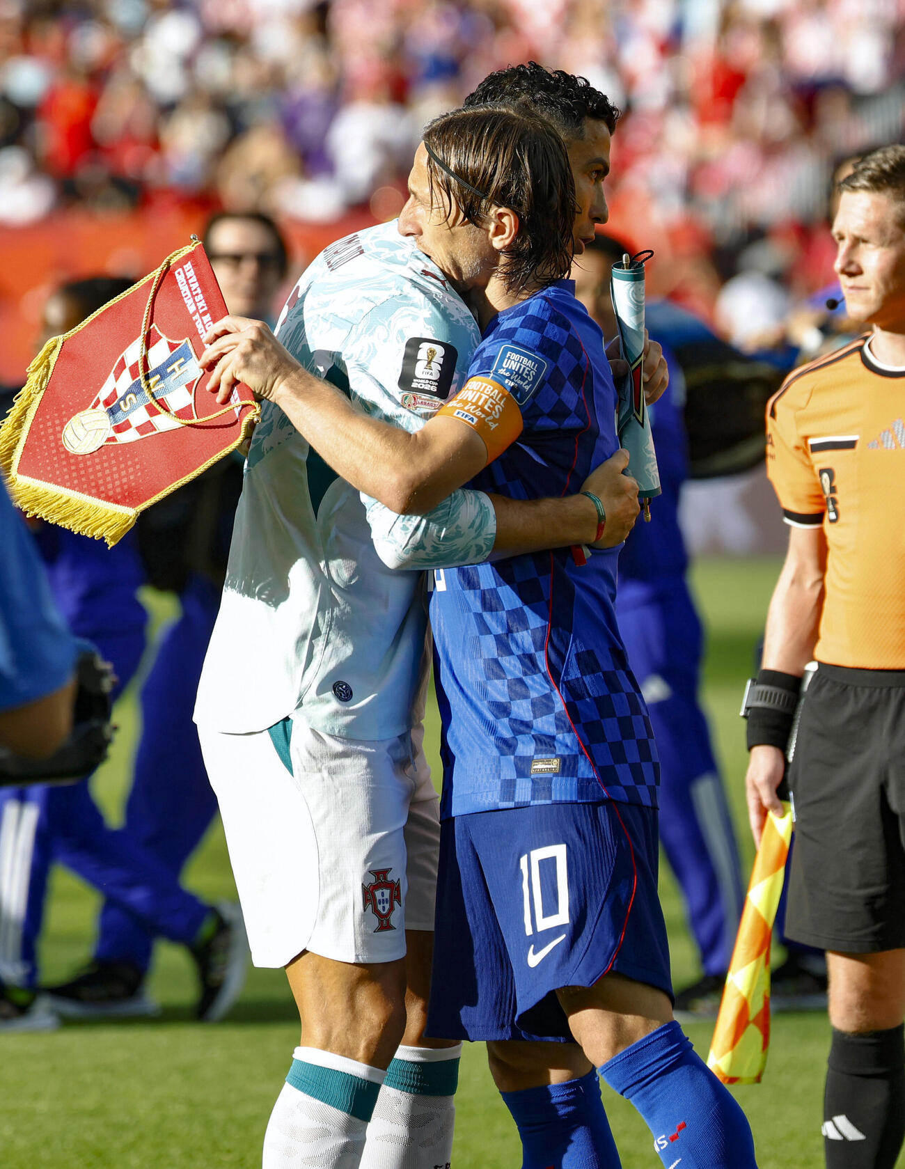 試合に臨むポルトガルのロナウドとクロアチアのモドリッチ（10）＝トロント（共同）