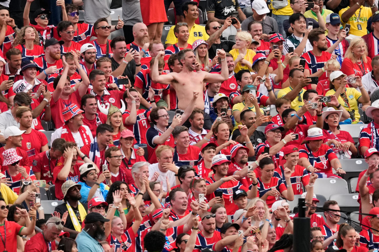Norway fans cheer after the World Cup round of 16 soccer match between Brazil and Norway in East Rutherford, N.J., near New York, Sunday, July 5, 2026. (AP Photo／Seth Wenig)