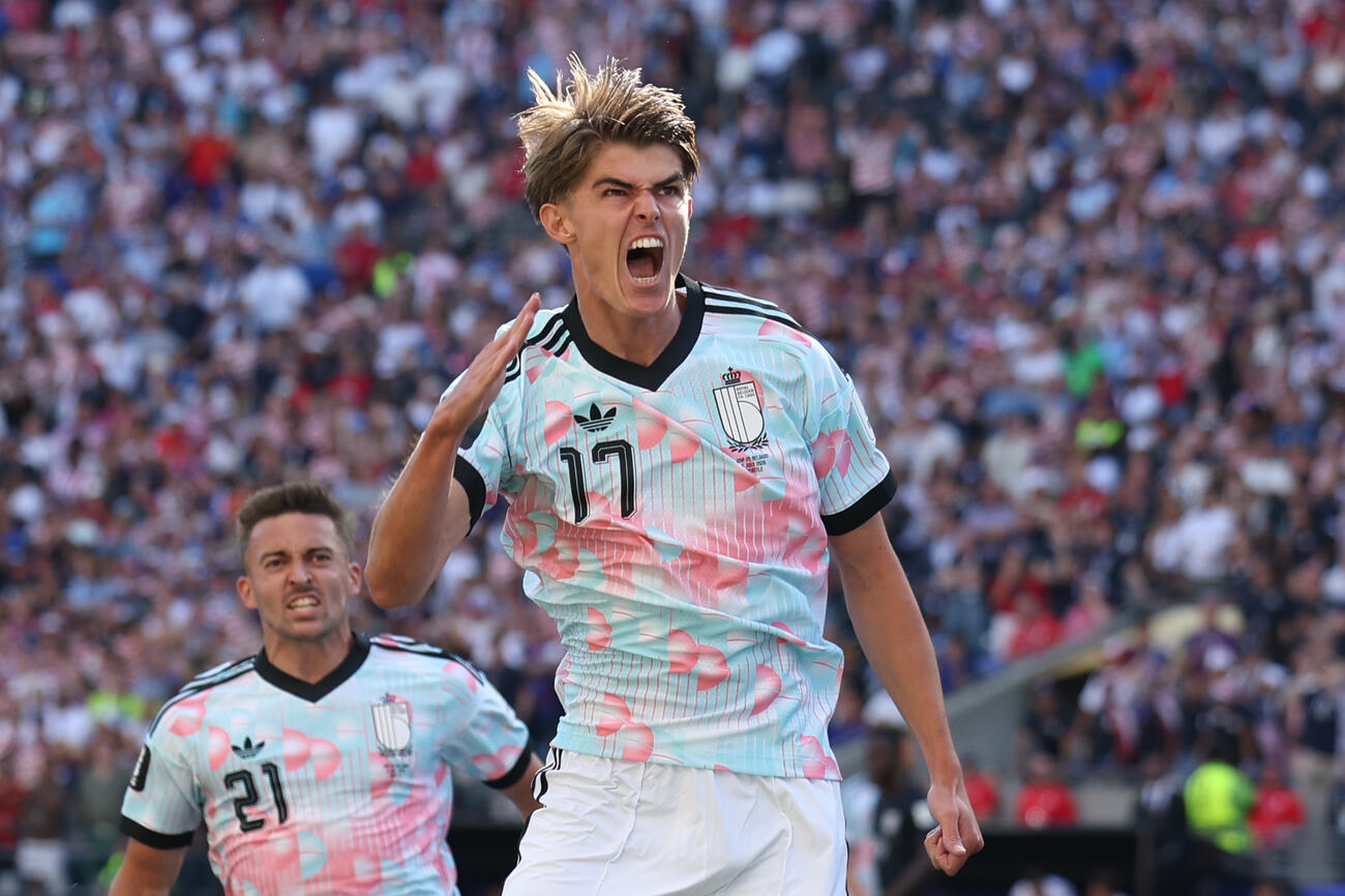 米国戦で同点にされた直後に勝ち越しのゴールを決めたベルギーのデケテラーレ（AP）