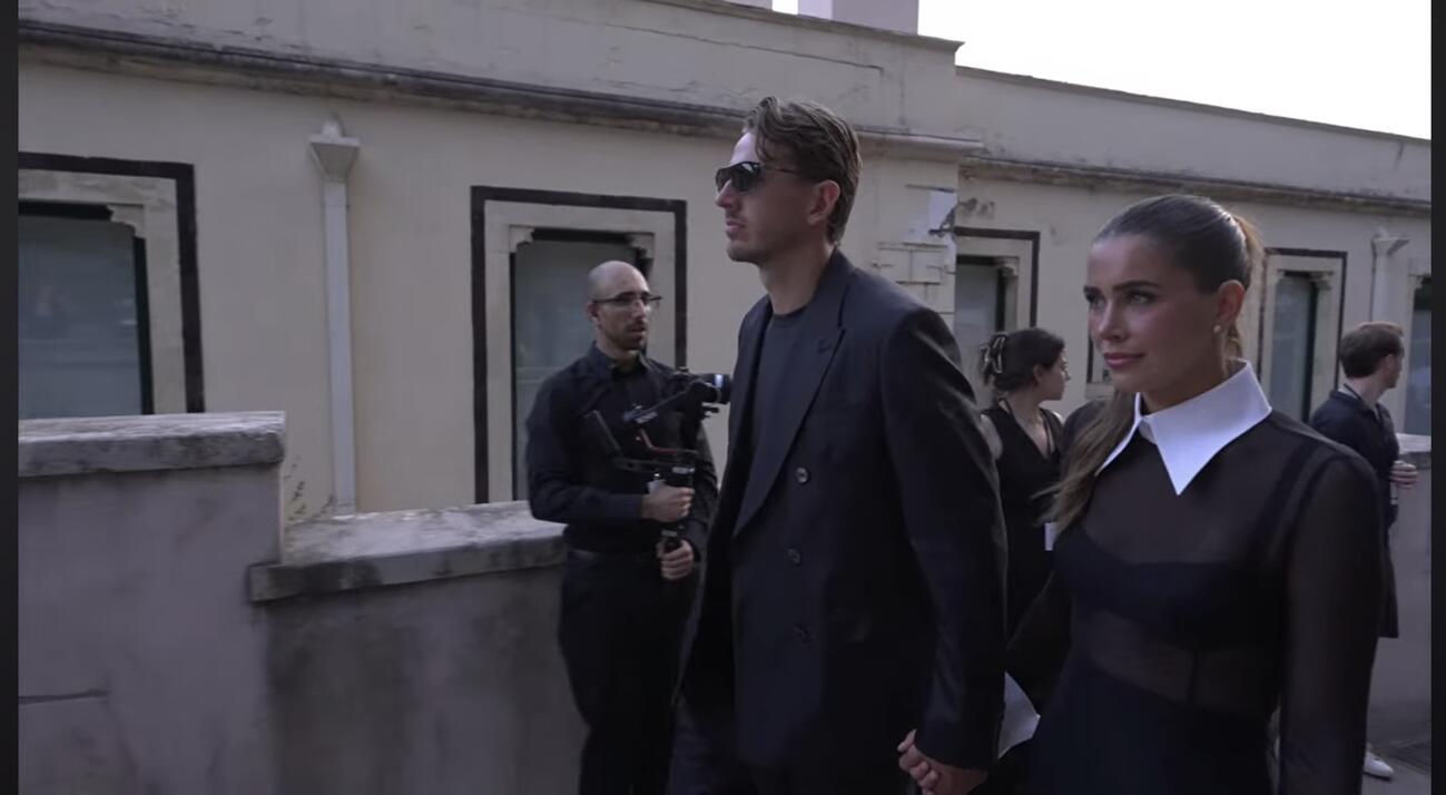 ベルゲと恋人シュリー・カールセンさん（Dolce&GabbanaのYoutubeから）