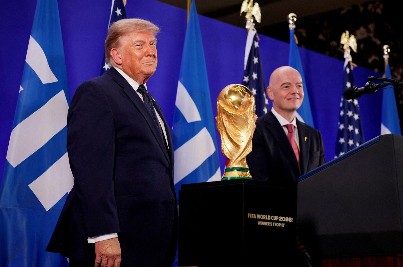 米ニューヨークでのレセプションに出席したトランプ大統領（左）とFIFAのインファンティノ会長（ロイター＝共同）