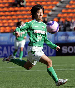 なでしこジャパンに初招集されたＦＷ岩渕真奈のプレーにも注目（１月１日の全日本女子選手権決勝・浦和対日テレから）