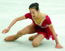 グランプリ・ファイナル女子フリーで転倒した浅田真央（ＡＰ）