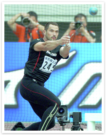 室伏広治の写真