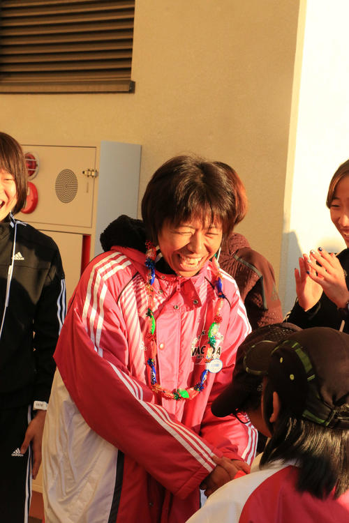 レース後に笑顔を見せる福士（撮影・上田悠太）