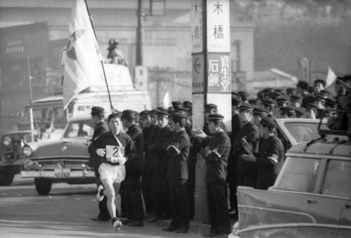 第39回大会　往路2区　国士舘大・青木利夫（3年）（1963年1月2日）