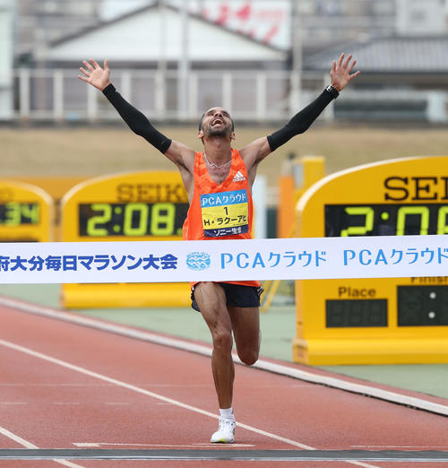 優勝したヒシャム・ラクーアヒ(撮影・梅根麻紀)