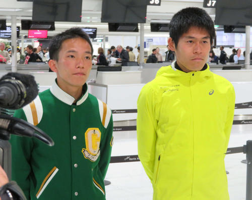 ボストンへ出発前に取材に応じた井上（左）、川内（撮影・上田悠太）