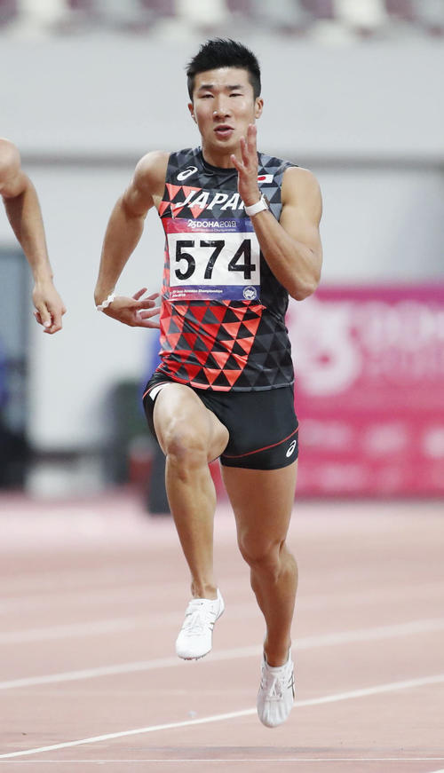 男子100メートル準決勝、力走する桐生祥秀（共同）