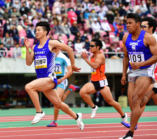 織田幹雄記念国際陸上競技大会　男子100メートル予選2組　10秒43の同組2位で予選を通過する多田修平（撮影・清水貴仁）