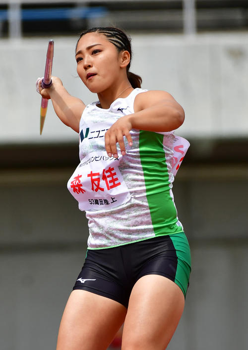 織田幹雄記念国際陸上競技大会　女子やり投げ決勝　投てきする森友佳（撮影・清水貴仁）