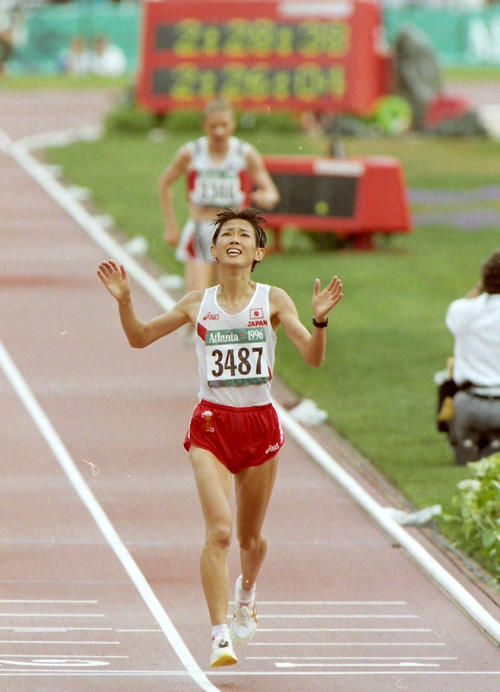 96年、アトランタ五輪でゴールする有森